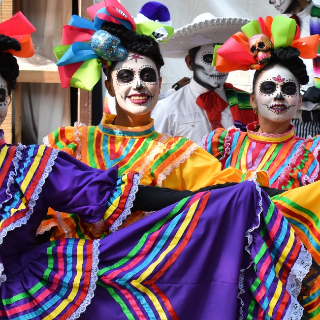 MEXICO FESTEJA LA MUERTE