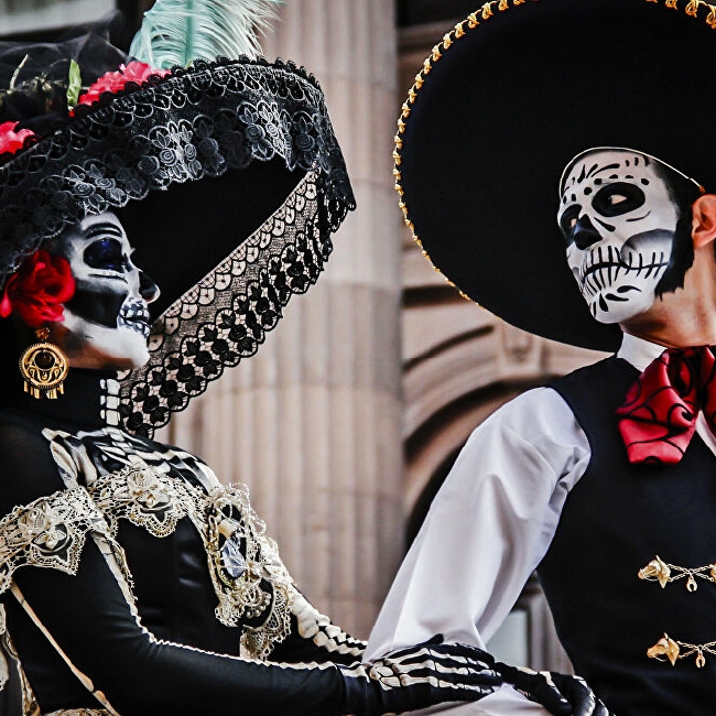 MEXICO FESTEJA LA MUERTE
